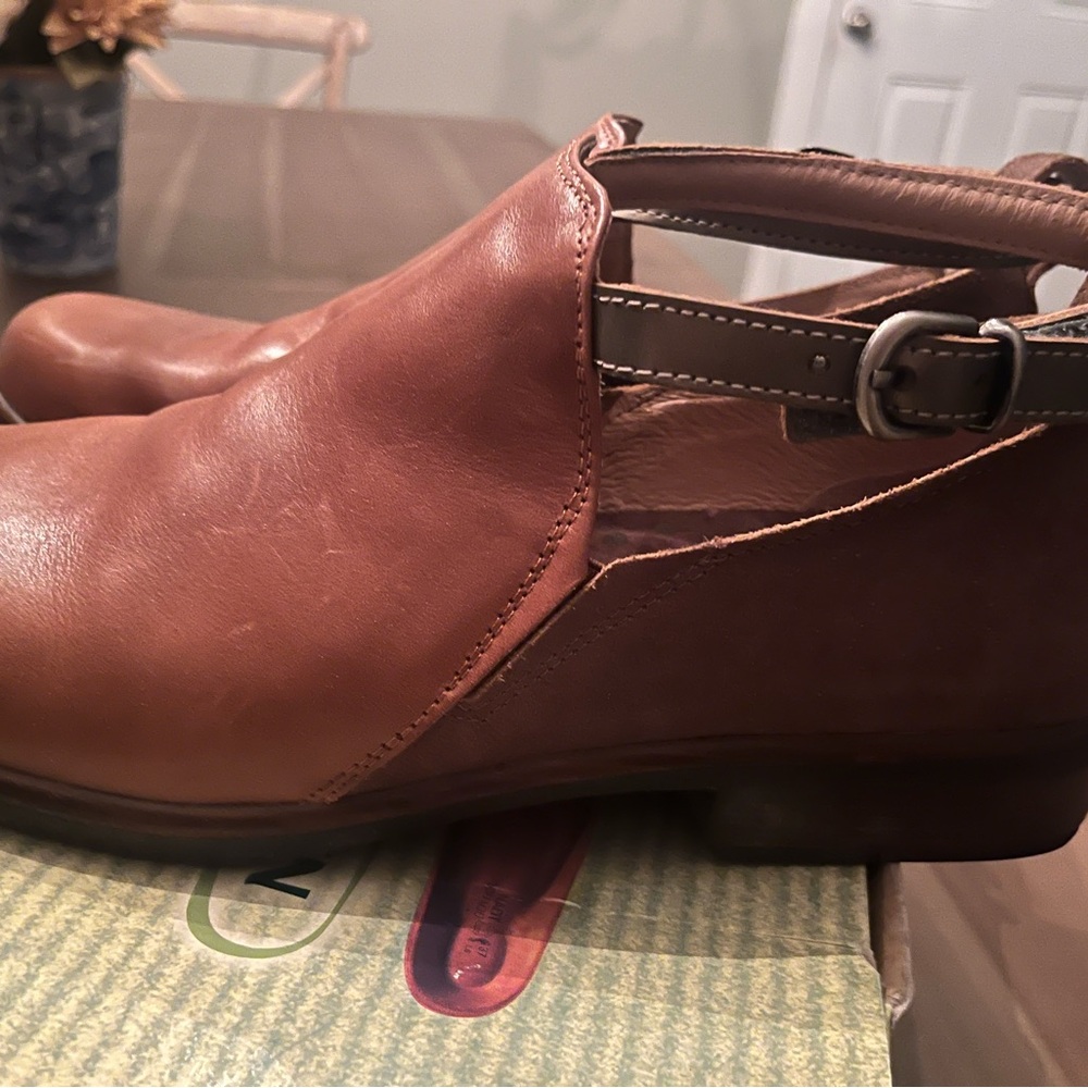 Naot Kamsin Womens Leather Ankle Bootie FINAL OFFER Size42 (11) Like New